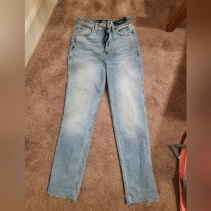 Hollister mom jeans 000